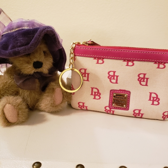 Dooney & Bourke Handbags - Dooney & Bourke card holder